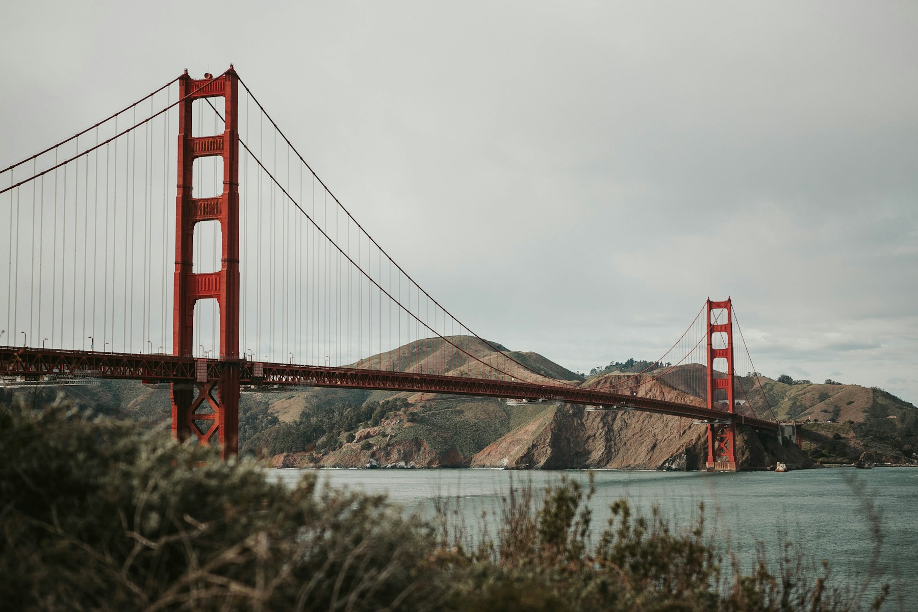 Golden Gate Bridge spanning San Francisco Bay